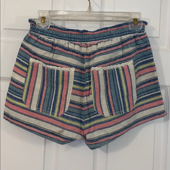 Drawstring Striped Shorts - Picture 2 of 3